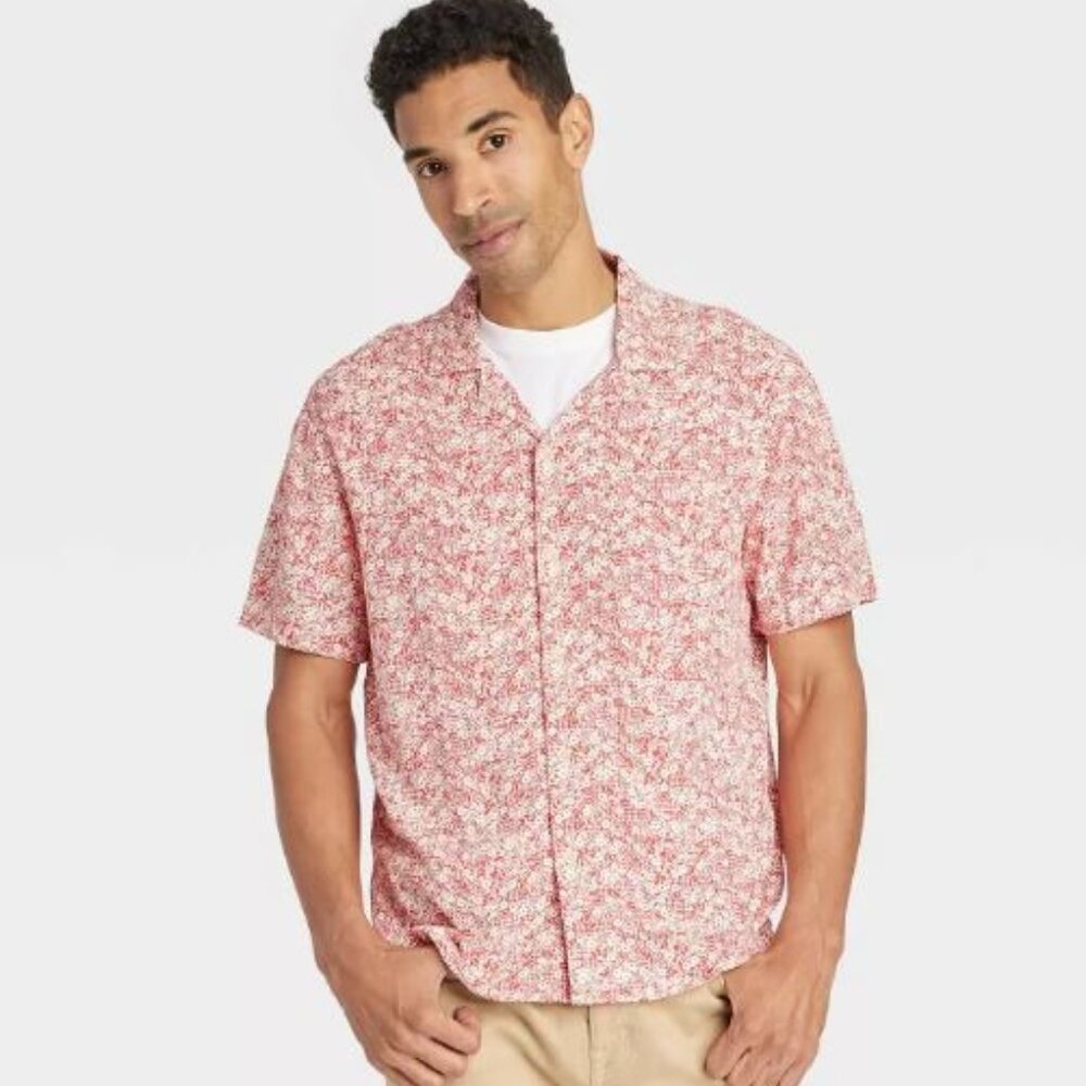 Men's Short Sleeve Collared Button-Down Shirt